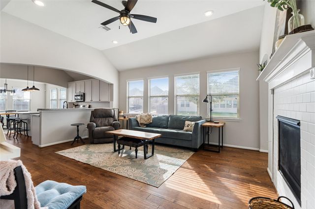 2723 Meandering Elm Trail, Houston, TX 77045