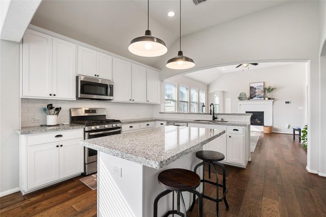 2723 Meandering Elm Trail, Houston, TX 77045