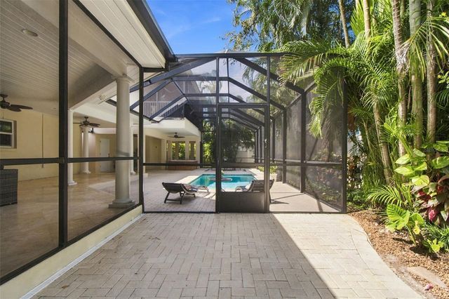 100 MONTEREY BOULEVARD NE, St Petersburg, FL 33704
