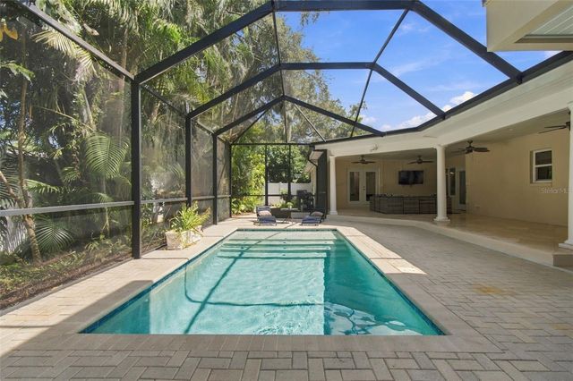 100 MONTEREY BOULEVARD NE, St Petersburg, FL 33704