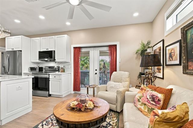 100 MONTEREY BOULEVARD NE, St Petersburg, FL 33704