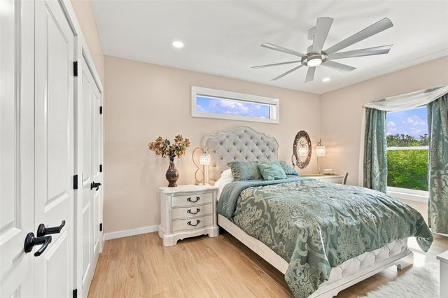100 MONTEREY BOULEVARD NE, St Petersburg, FL 33704