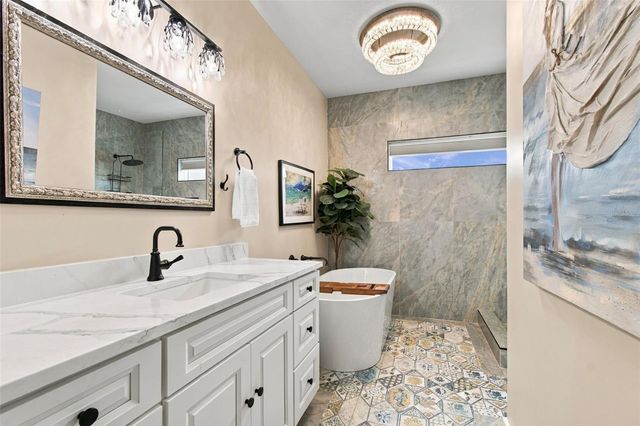 100 MONTEREY BOULEVARD NE, St Petersburg, FL 33704