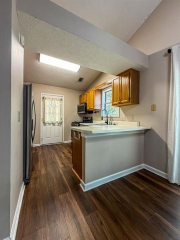 2764 Saint Charles Lane, Kennesaw, GA 30144