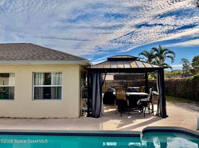 823 Hunters Creek Drive, Melbourne, FL 32904