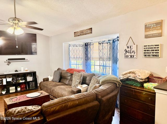 823 Hunters Creek Drive, Melbourne, FL 32904