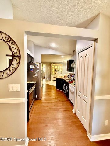 823 Hunters Creek Drive, Melbourne, FL 32904