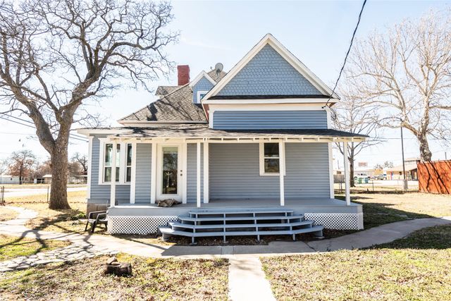 109 Sherman Street, Nocona, TX 76255