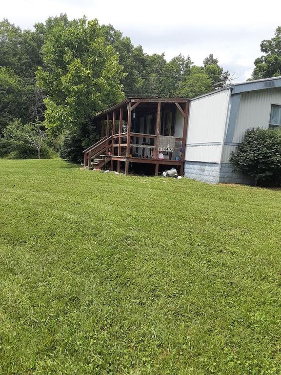1807 Moore RD, Floyd, VA 24091