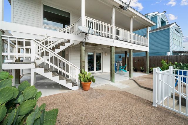213 Port Saint Claire, City By The Sea, TX 78336