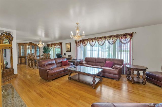 7771 Esper Boulevard, Dearborn, MI 48126