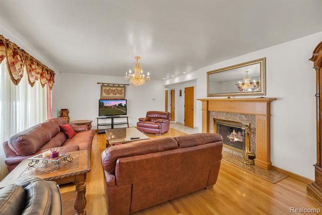 7771 Esper Boulevard, Dearborn, MI 48126