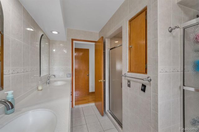 7771 Esper Boulevard, Dearborn, MI 48126