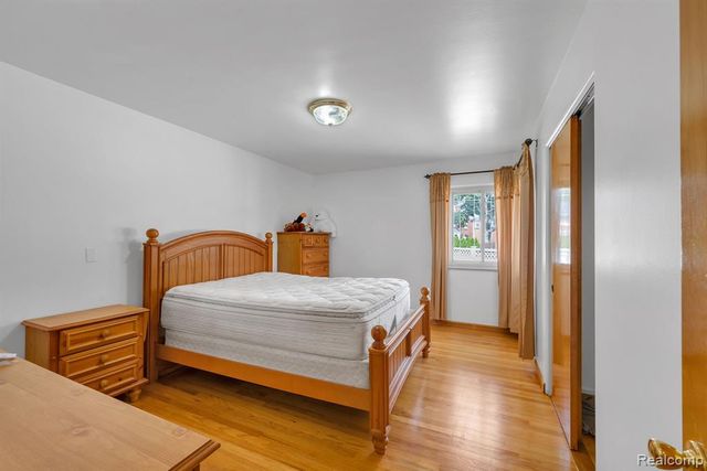 7771 Esper Boulevard, Dearborn, MI 48126