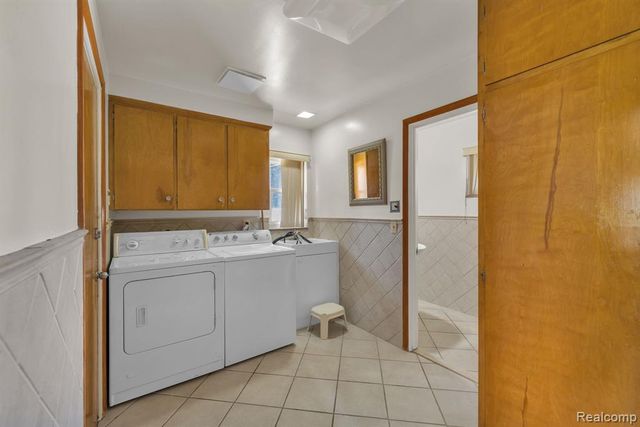 7771 Esper Boulevard, Dearborn, MI 48126