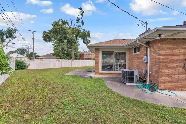 7771 Esper Boulevard, Dearborn, MI 48126