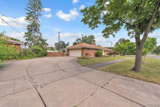 7771 Esper Boulevard, Dearborn, MI 48126