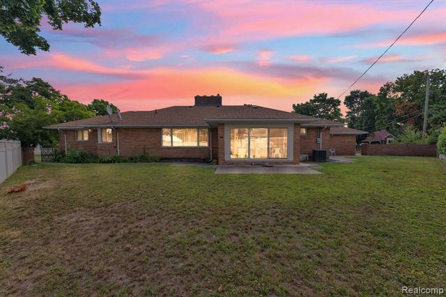 7771 Esper Boulevard, Dearborn, MI 48126