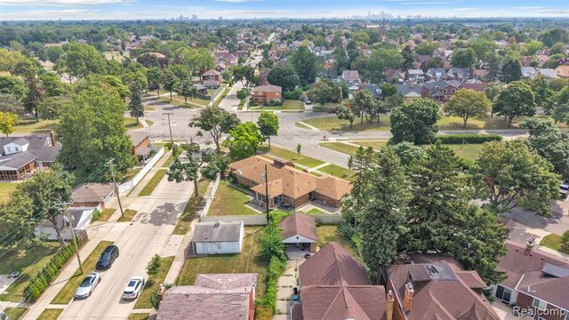 7771 Esper Boulevard, Dearborn, MI 48126