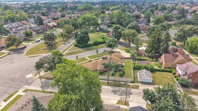7771 Esper Boulevard, Dearborn, MI 48126