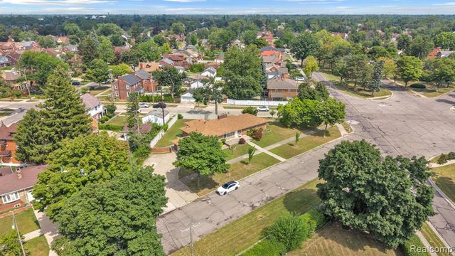 7771 Esper Boulevard, Dearborn, MI 48126