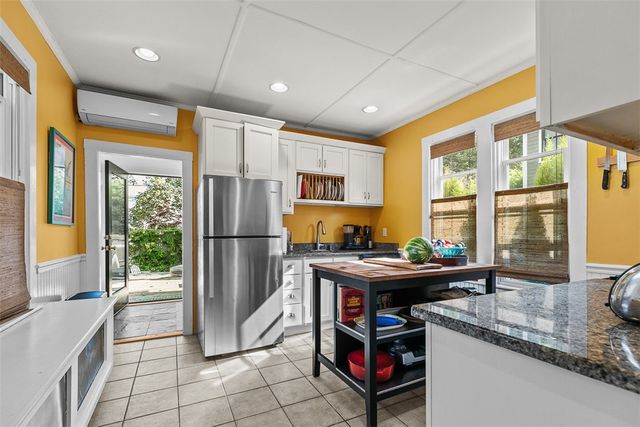 46 Hammond Street, Newport, RI 02840
