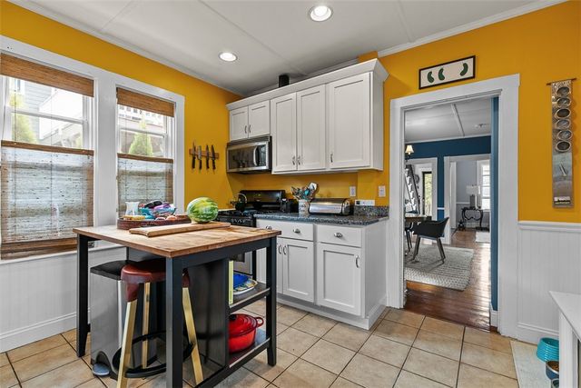 46 Hammond Street, Newport, RI 02840