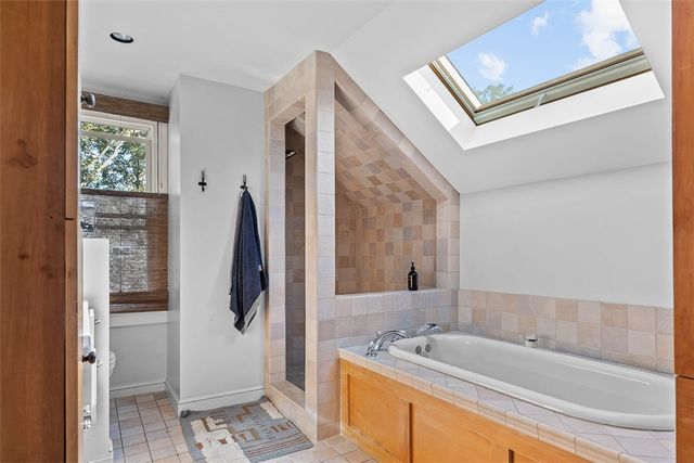 46 Hammond Street, Newport, RI 02840