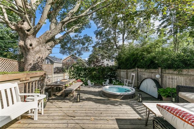 46 Hammond Street, Newport, RI 02840