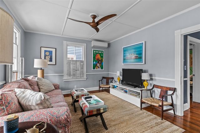 46 Hammond Street, Newport, RI 02840