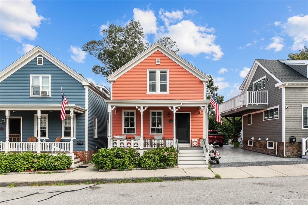 46 Hammond Street, Newport, RI 02840