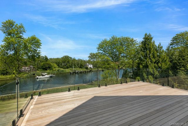 15 Old Point Road, Quogue, NY 11959