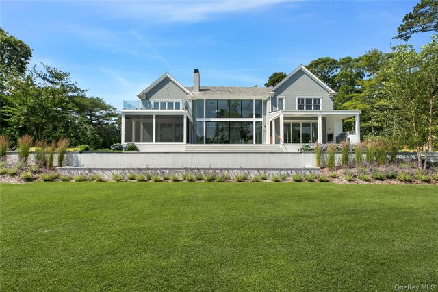 15 Old Point Road, Quogue, NY 11959