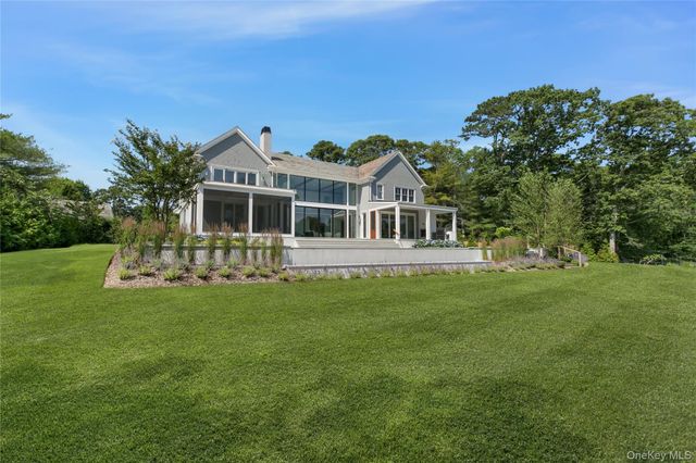 15 Old Point Road, Quogue, NY 11959