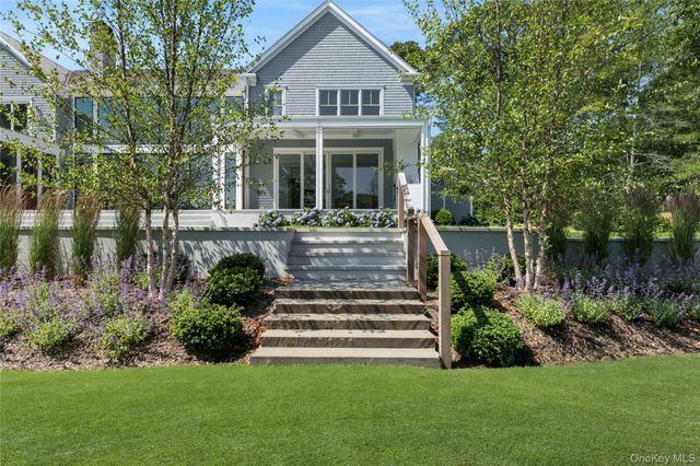 15 Old Point Road, Quogue, NY 11959