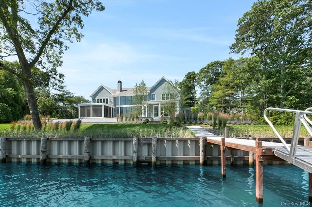 15 Old Point Road, Quogue, NY 11959