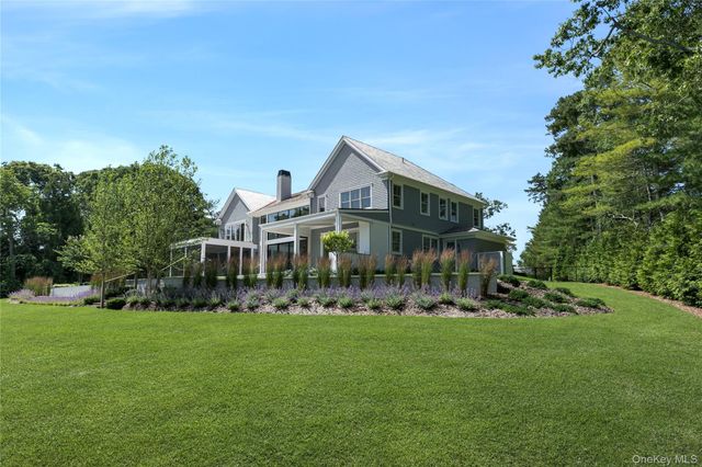 15 Old Point Road, Quogue, NY 11959