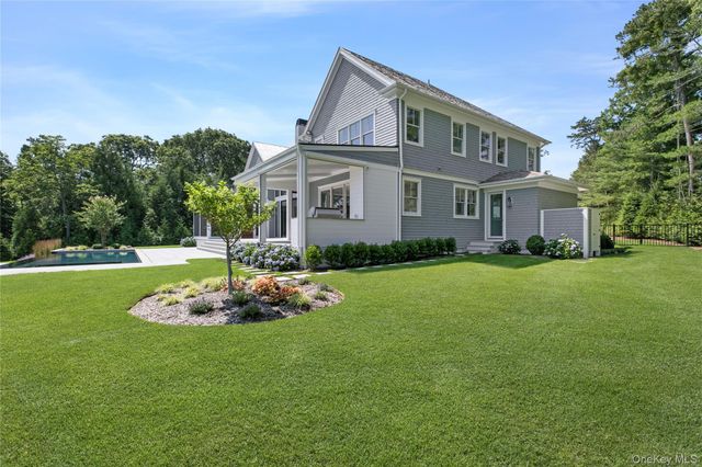 15 Old Point Road, Quogue, NY 11959