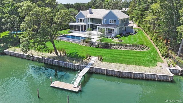 15 Old Point Road, Quogue, NY 11959