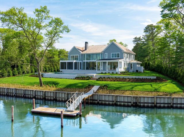 15 Old Point Road, Quogue, NY 11959