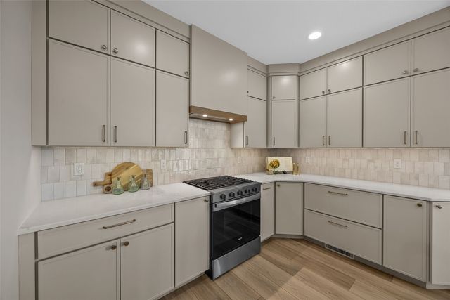 5501 Silver Ridge Rd, Marion, IA 52302