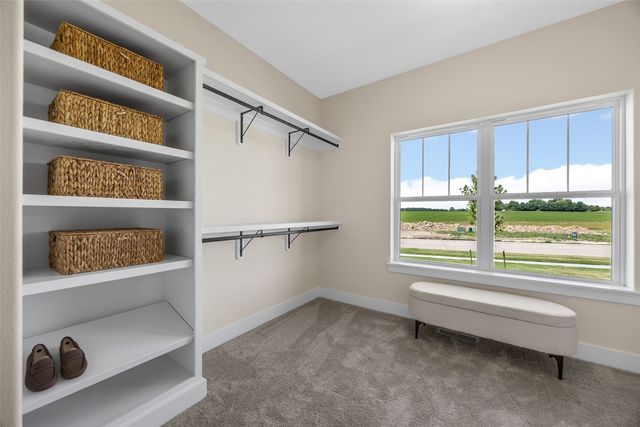 5501 Silver Ridge Rd, Marion, IA 52302