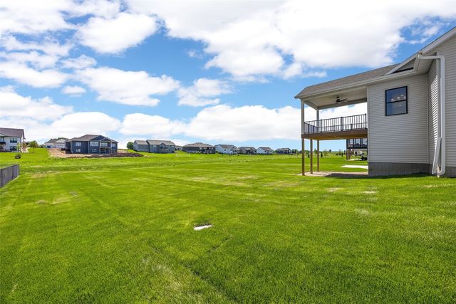 5501 Silver Ridge Rd, Marion, IA 52302