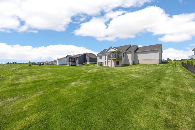 5501 Silver Ridge Rd, Marion, IA 52302