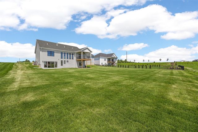 5501 Silver Ridge Rd, Marion, IA 52302