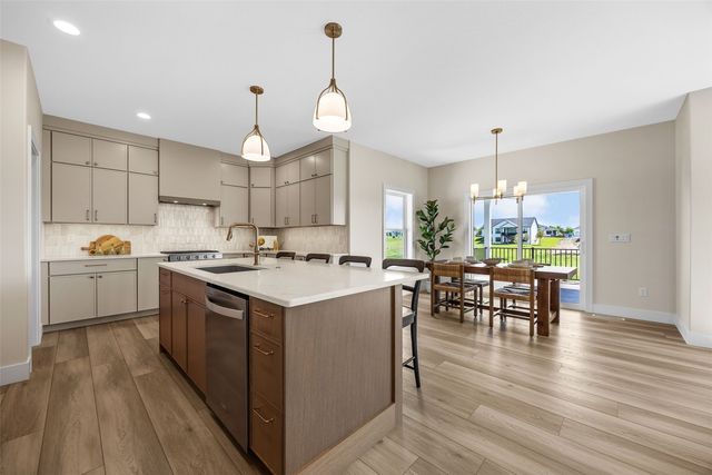 5501 Silver Ridge Rd, Marion, IA 52302
