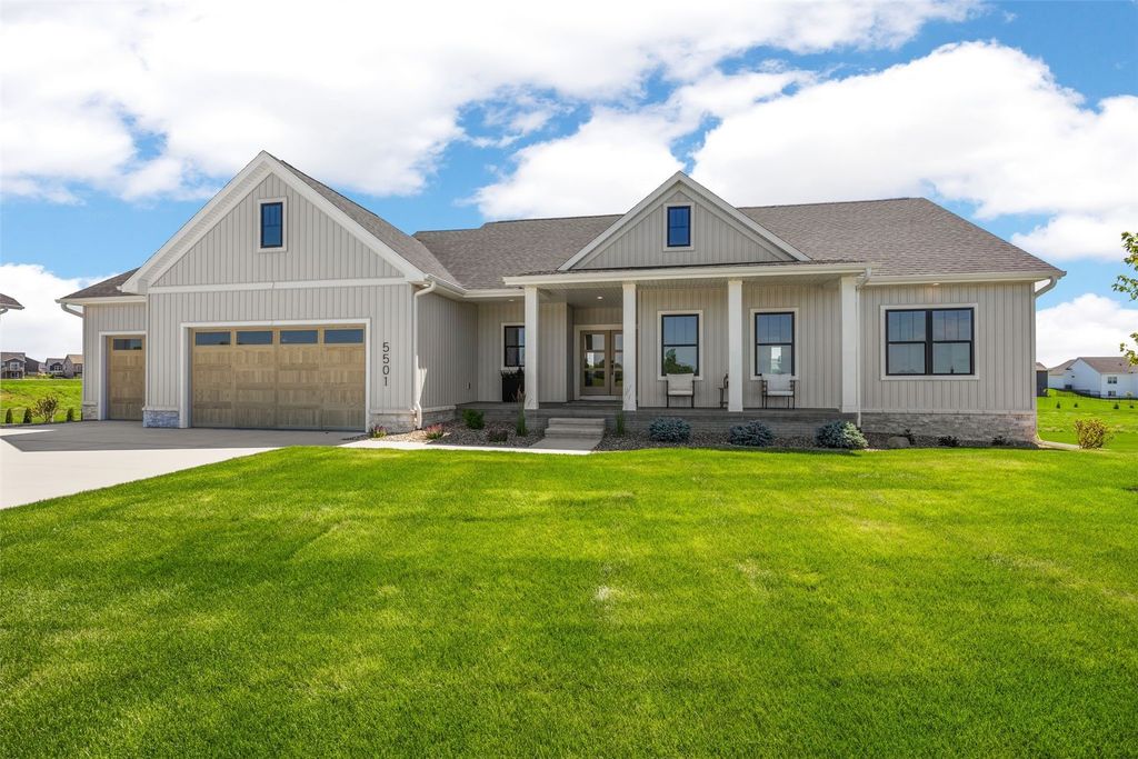 5501 Silver Ridge Rd, Marion, IA 52302