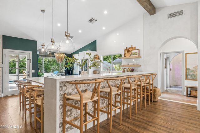 6414 E BEVERLY Lane, Scottsdale, AZ 85254
