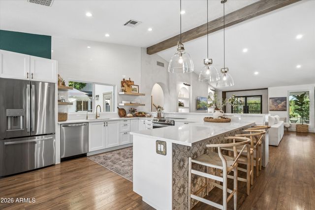 6414 E BEVERLY Lane, Scottsdale, AZ 85254