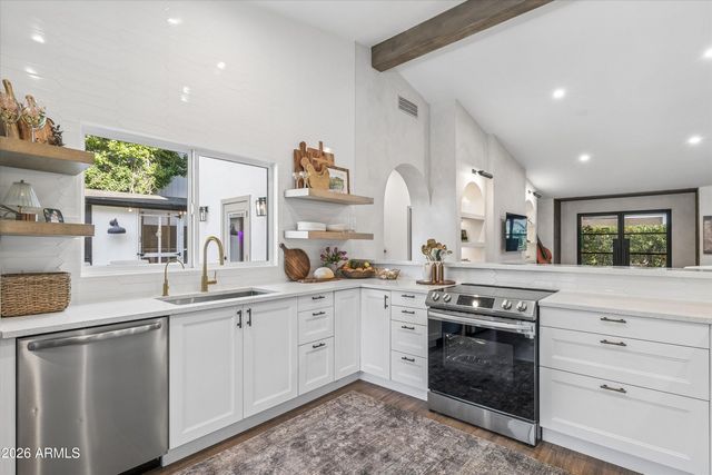 6414 E BEVERLY Lane, Scottsdale, AZ 85254